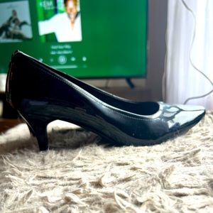 Rockport and Clark’s Ladies Black Pumps, like new.
